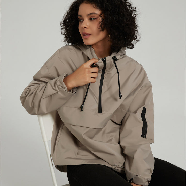Functional jacket for women with practical pockets and adjustable waist Lune London