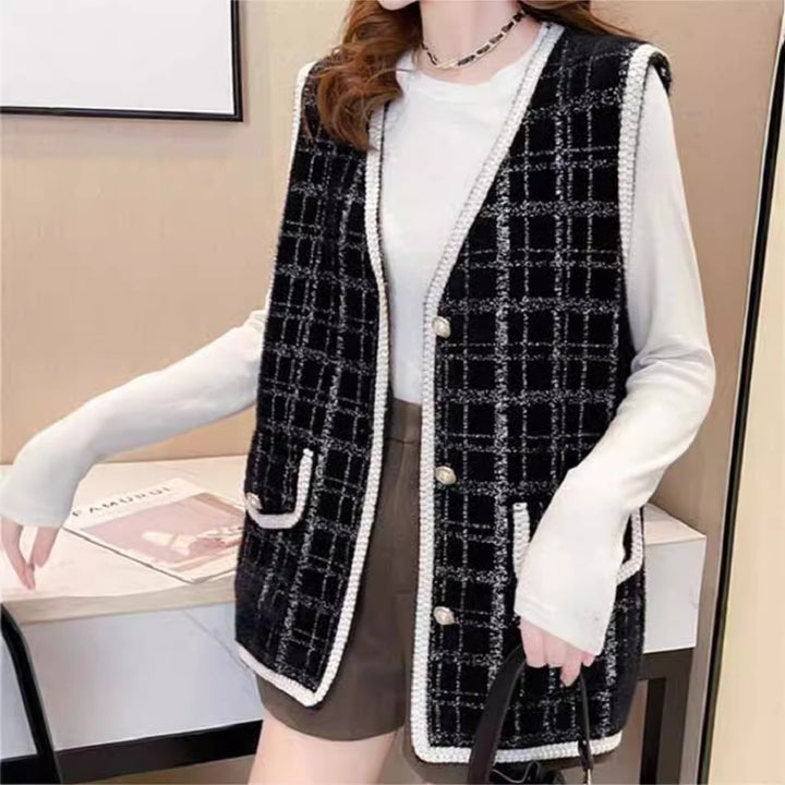 Women's elegant knitted vest with contrasting details Lune London