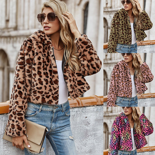 Faux fur jacket for women with an elegant leopard pattern and a modern cut Lune London