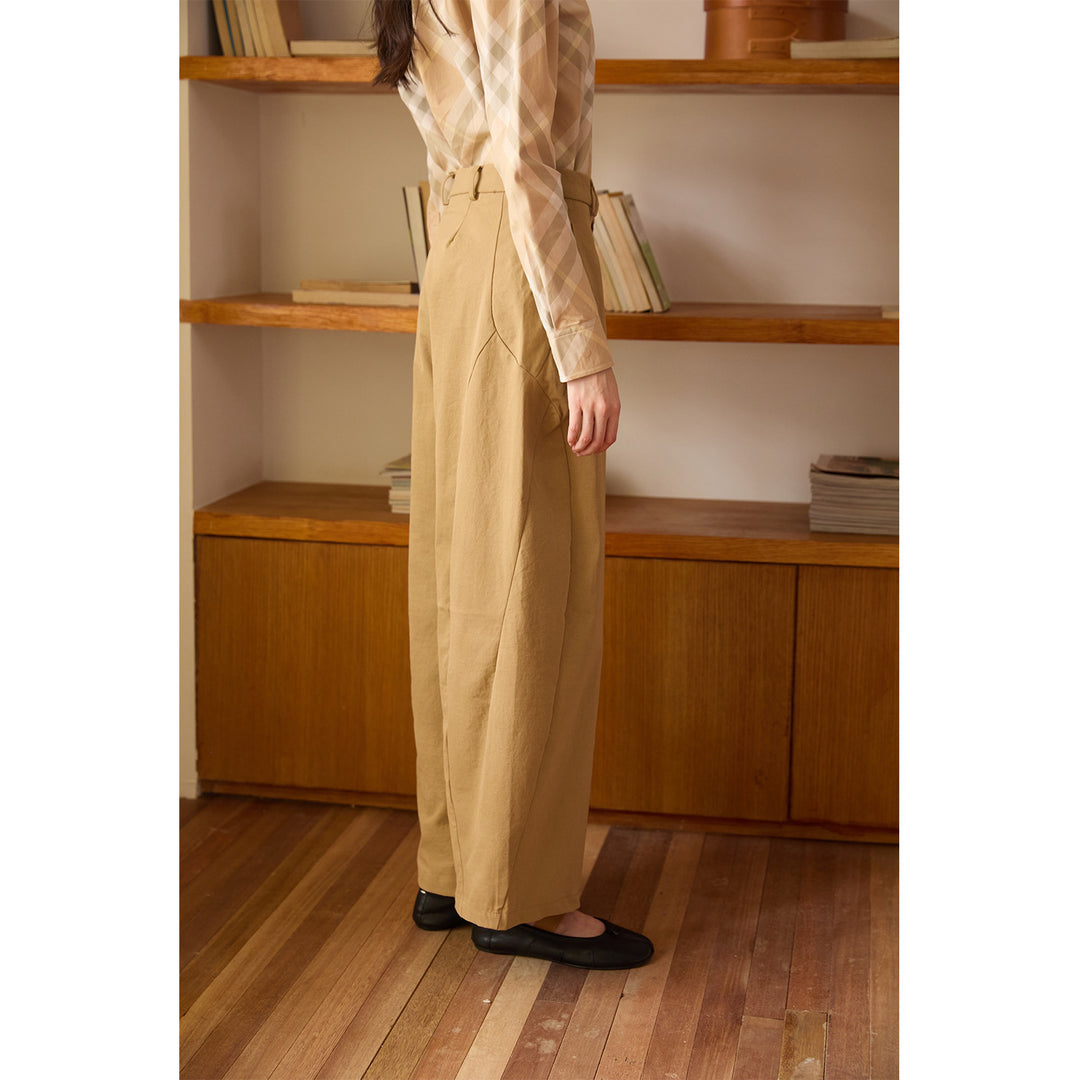 Wide cotton pants for women with a minimalist design featuring high pockets Lune London