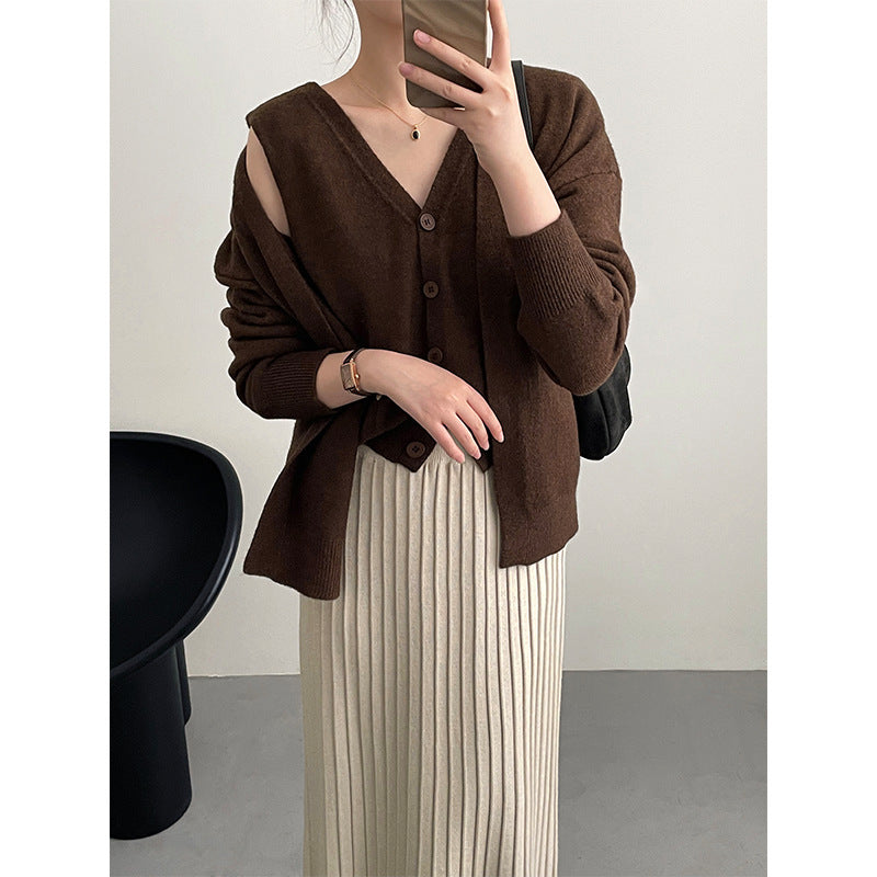 Cardigan tricoté pour femme avec col en V et détails de boutons Chic & Stil