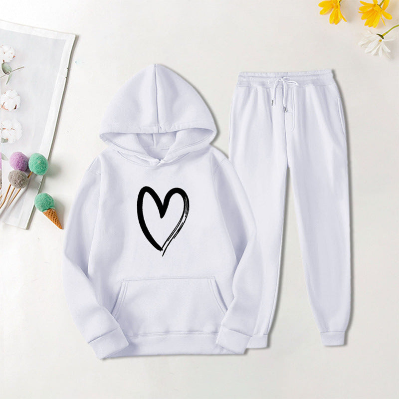 Women's sweatsuit with kangaroo pocket and heart-shaped print Lune London