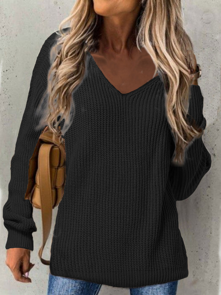 Thick knit V-neck pullover for women with a relaxed fit Lune London