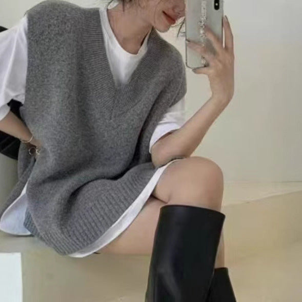 Gilet en tricot pour femmes avec décolleté en V et coupe ample Chic & Stil