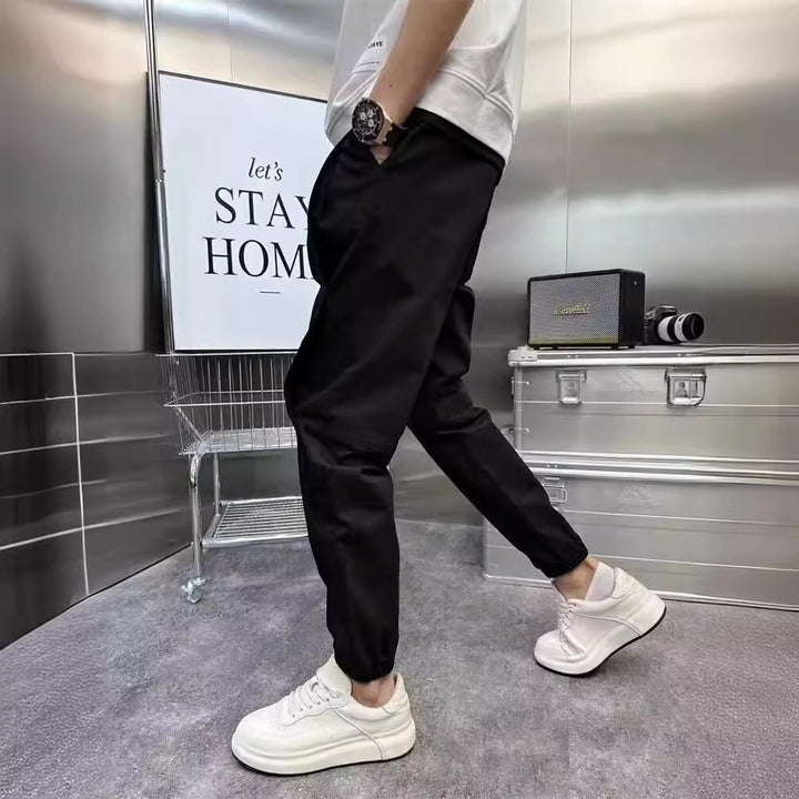 Trendy cargo pants for men with practical pockets and elastic waistband Lune London