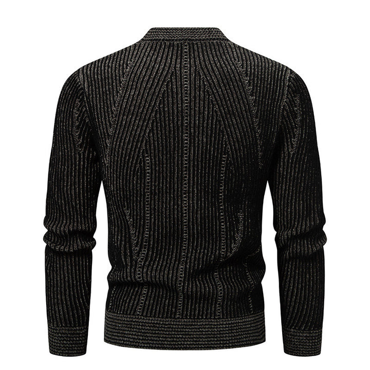 Elegant knitted jacket for men with V-neck and fine cable pattern Lune London