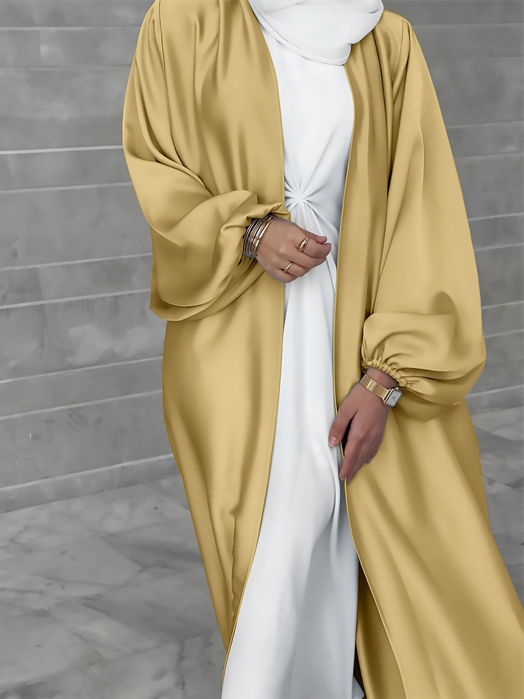 Ladies elegant long cardigan in fluid fabric with a loose fit Lune London