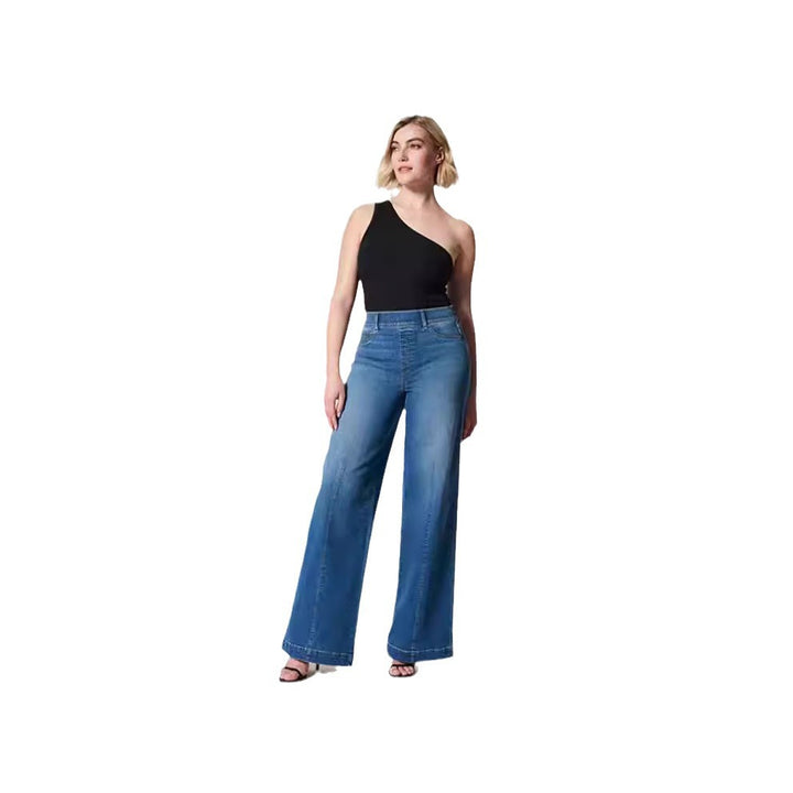 Women's wide High-Waist Jeans with elegant cut and striking seam details Lune London
