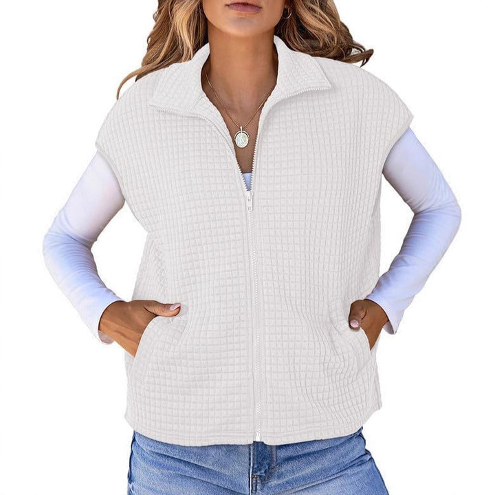 Quilted vest for women with practical zipper and side pockets Lune London
