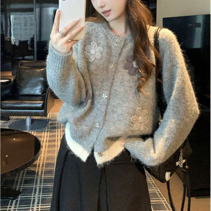 Cardigan Douillet pour Femmes avec Applications Florales Chic & Stil