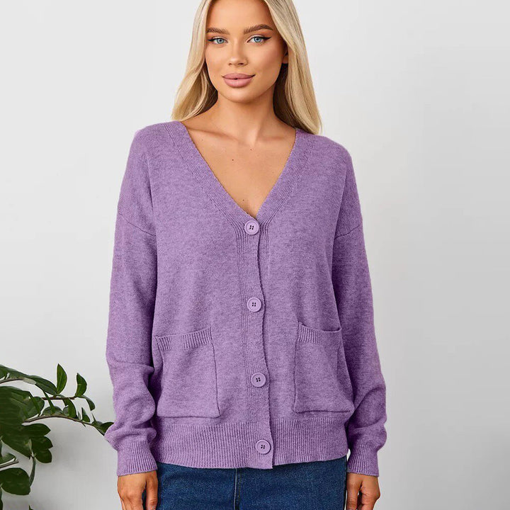 Ladies cozy cardigan with V-neck and practical pockets Lune London