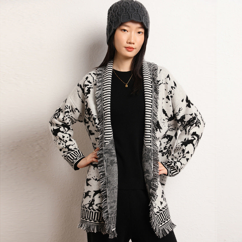 Cardigan Femme Confortable avec Motif Graphique et Détails Frangés Chic & Stil