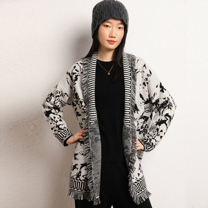 Cardigan Femme Confortable avec Motif Graphique et Détails Frangés Chic & Stil