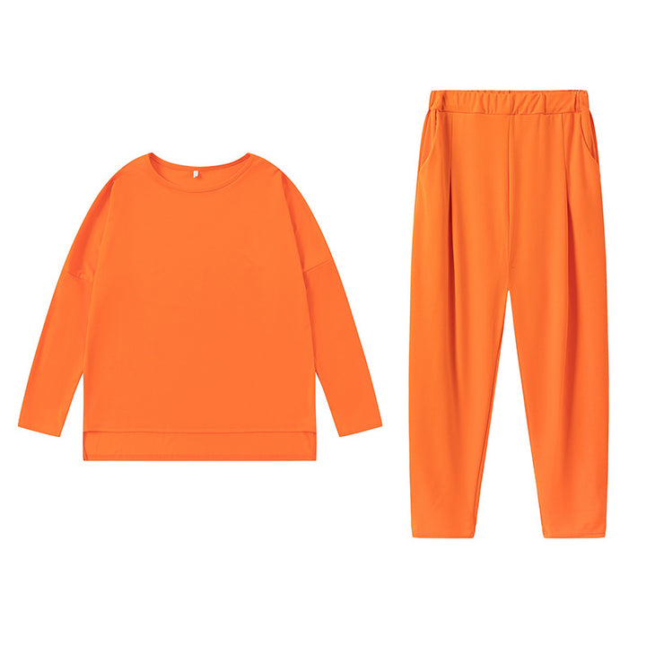 Sport leisure set for women with a soft material and a loose fit Lune London