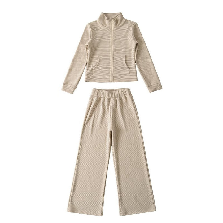 Women's sports set with high collar and wide pant waist Lune London