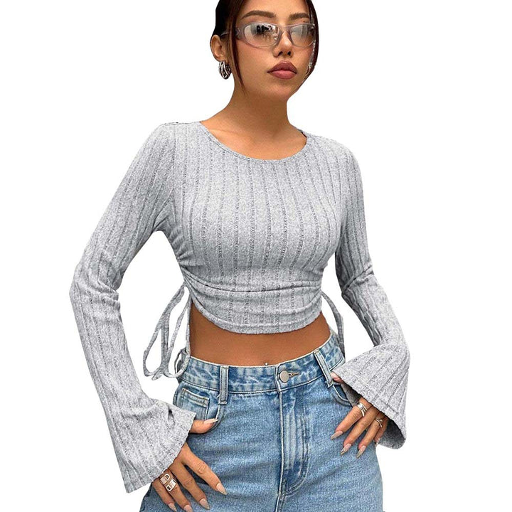 Short long sleeve top for women with a nice ribbed knit and a tie detail Chic & Stil