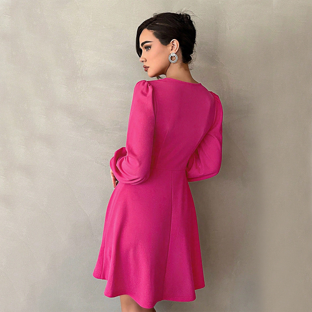 Robe mini pour femme avec décolleté en V profond et élégantes manches bouffantes Chic & Stil