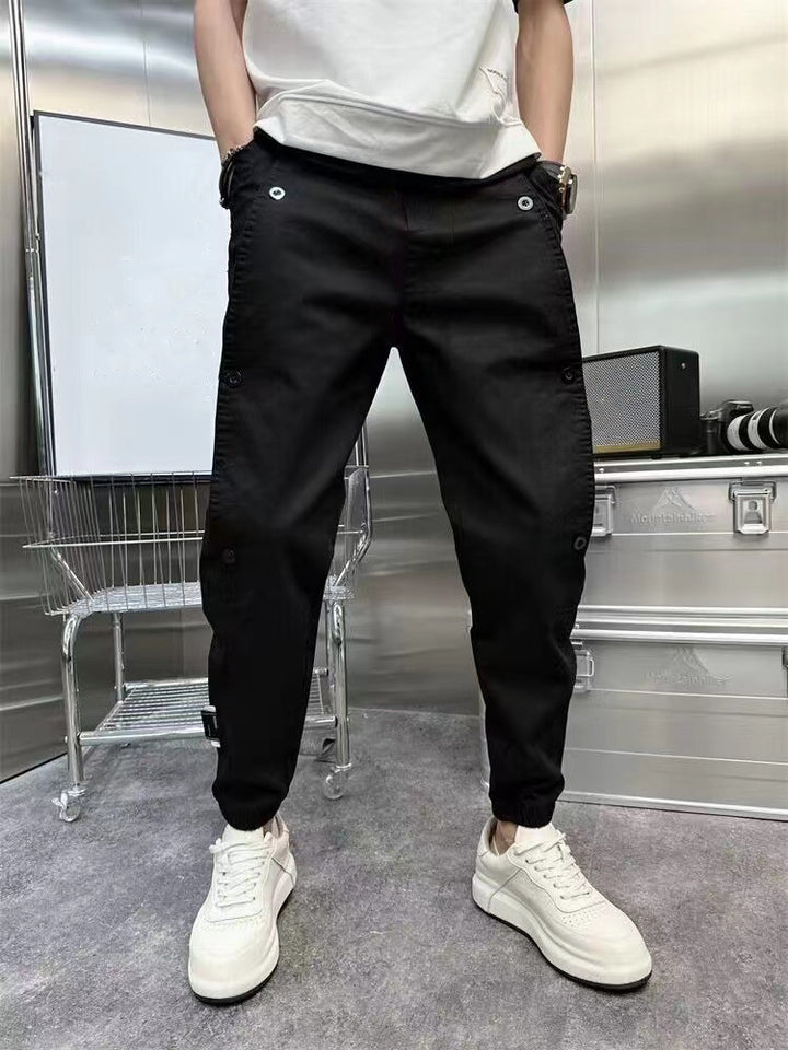 Trendy cargo pants for men with practical pockets and elastic waistband Lune London