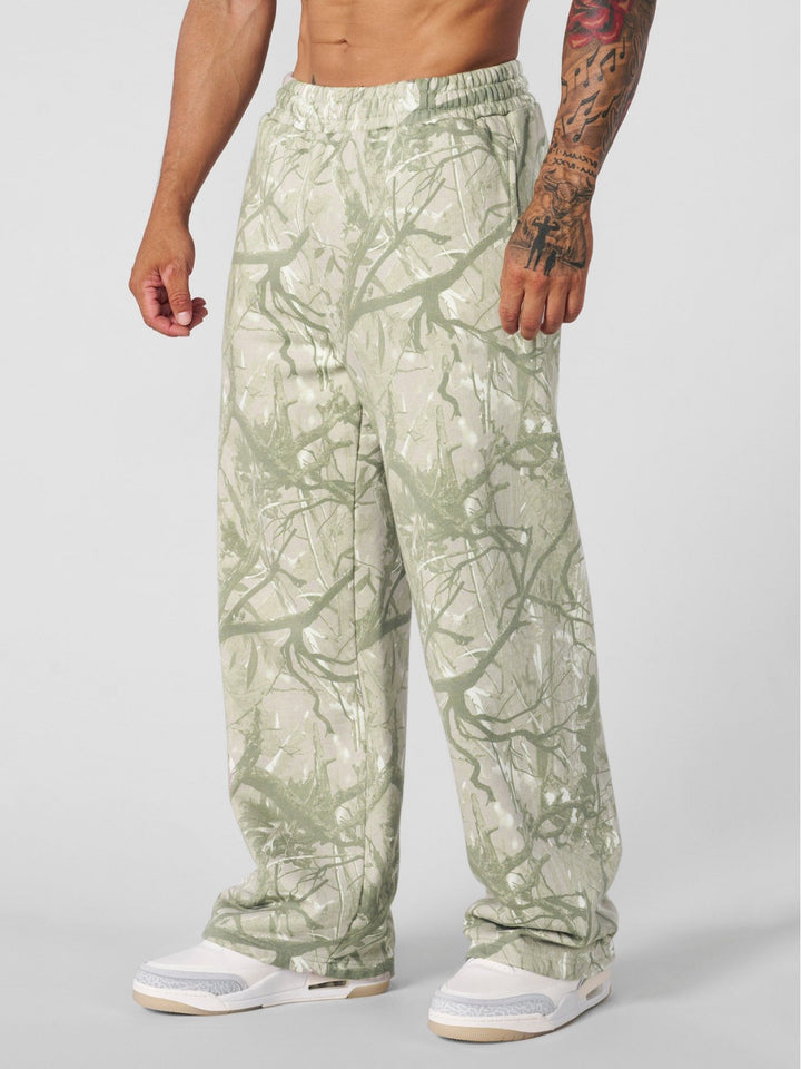 Casual camo look cargo pants for men with practical elastic waistband Lune London