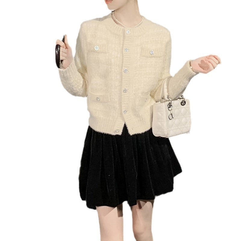 Lady cardigan with pockets and decorative buttons Lune London