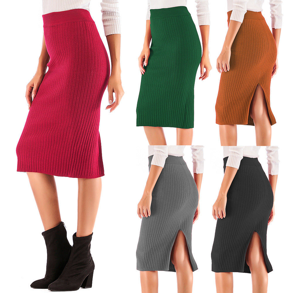 Ladies ribbed knit skirt with side slit Chic & Stil