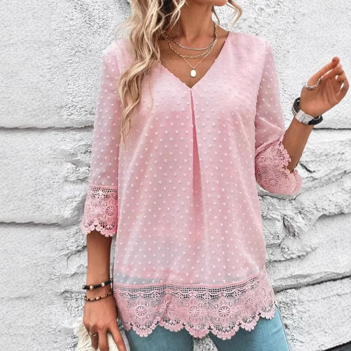 Blouse femme avec des détails en dentelle esthétique et des manches bouffantes Chic & Stil