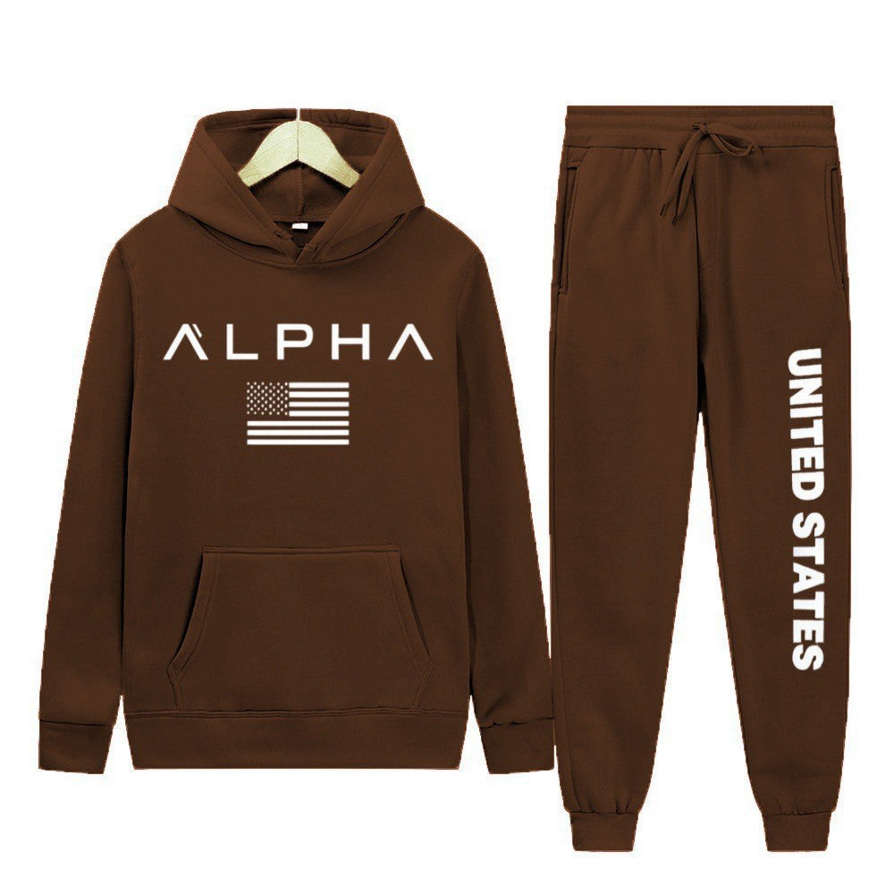 Women's hoodie and jogging pants set with creative front print and sporty cut Chic & Stil