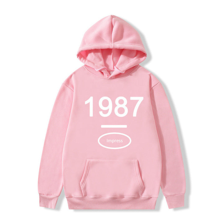 Women's hooded sweatshirt with practical kangaroo pocket design Lune London