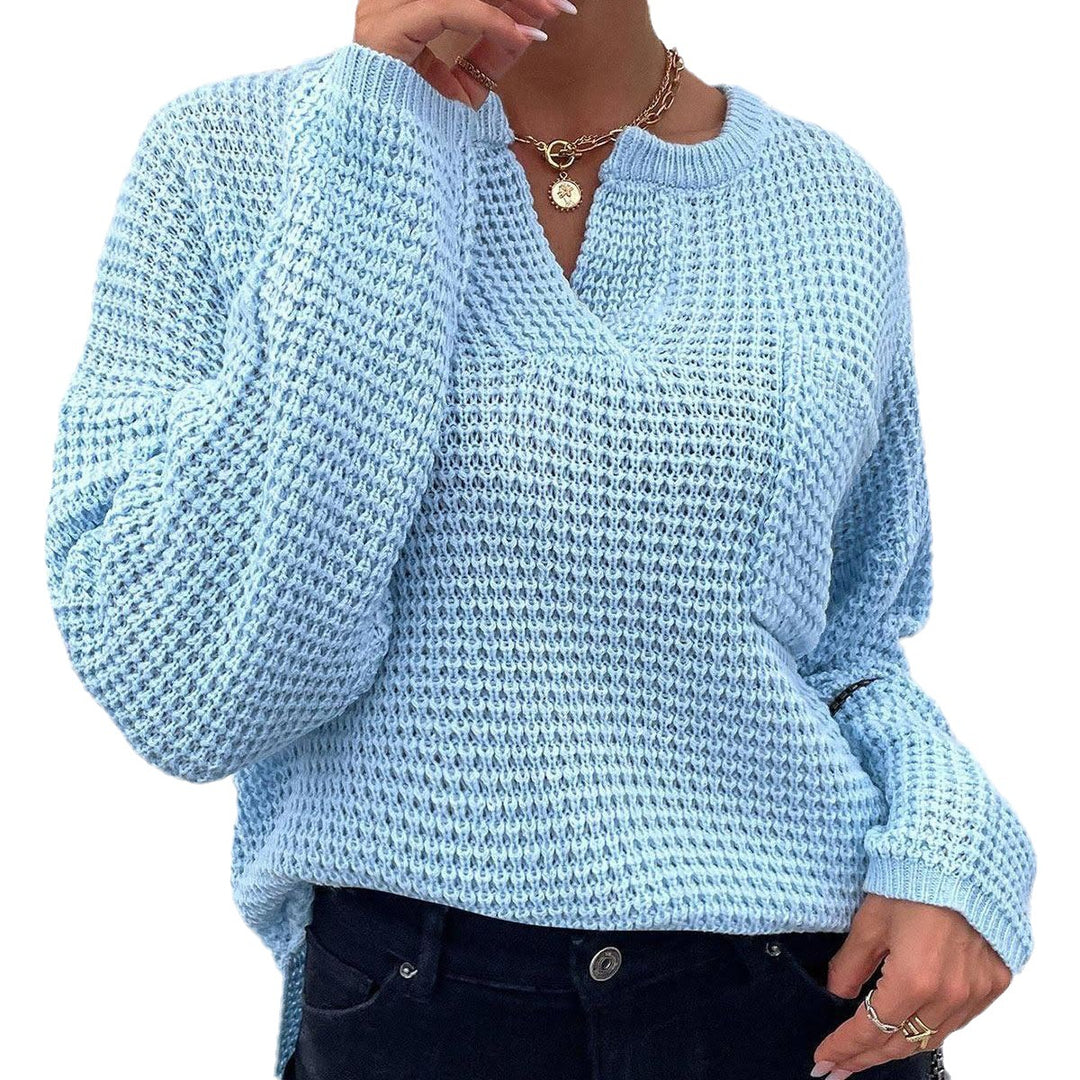 Casual knit sweater for women with V-neck and textured surface Lune London