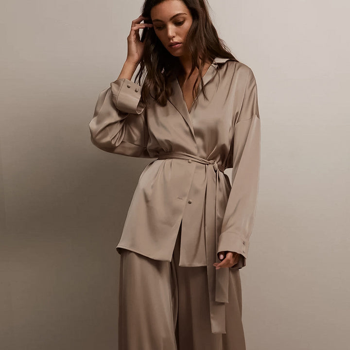 Ladies Luxurious Satin Suit Set with Loose Fit and Chic Fashion Details