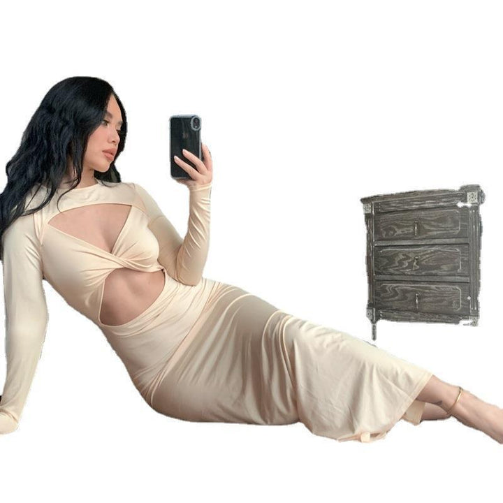 Cut-Out Dress for women with long sleeves and chic and stylish refined design