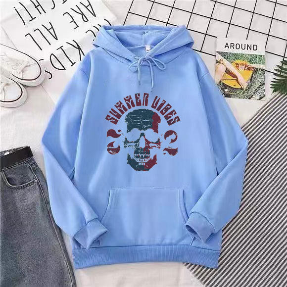 Women's hoodie with artistic skull design Chic & Stil
