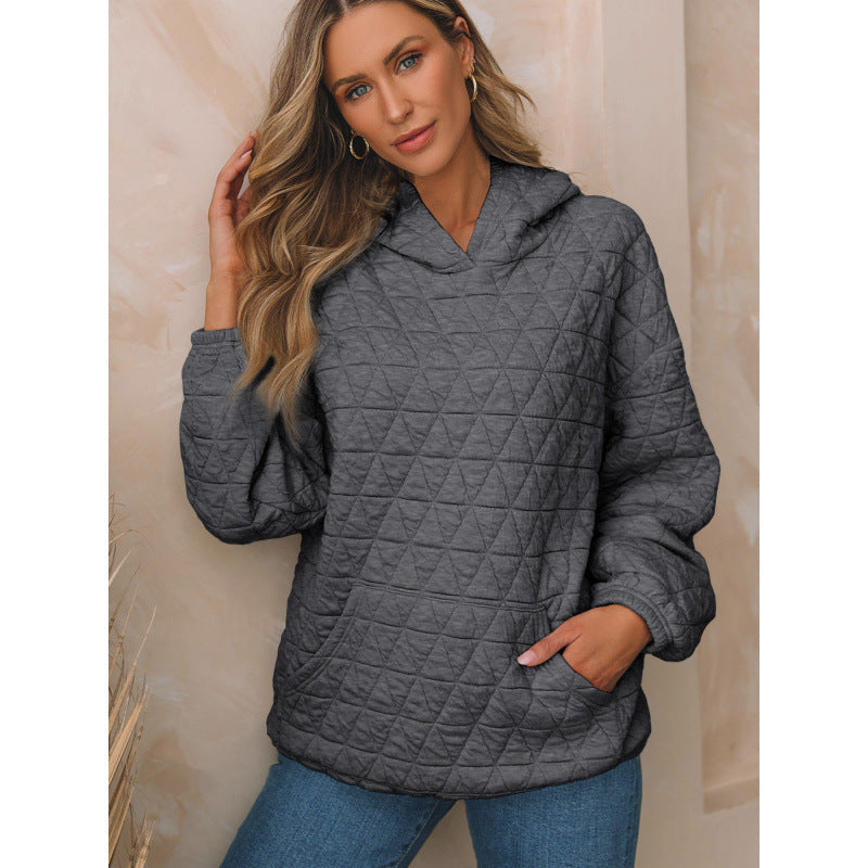 Quilted hooded sweatshirt for women with practical pockets Lune London