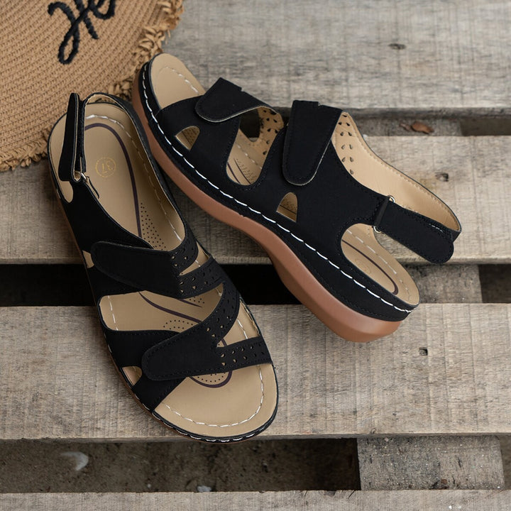 Strappy sandals for women with adjustable closure and ergonomic sole Lune London