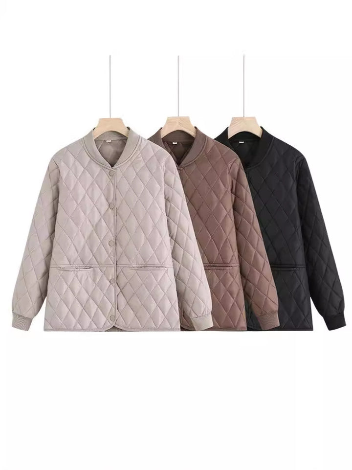 Quilted transition jacket for women with practical pockets and modern cut Lune London