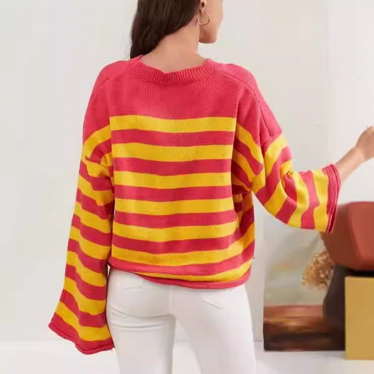 Casual cropped sweater for women with floral pattern Lune London