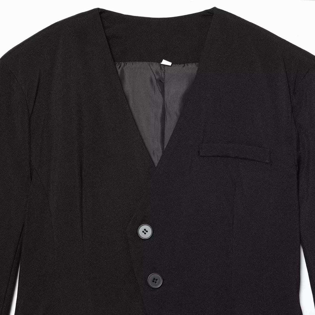 Blazer pour femmes avec un élégant col en V et des détails de boutons modernes Chic & Stil