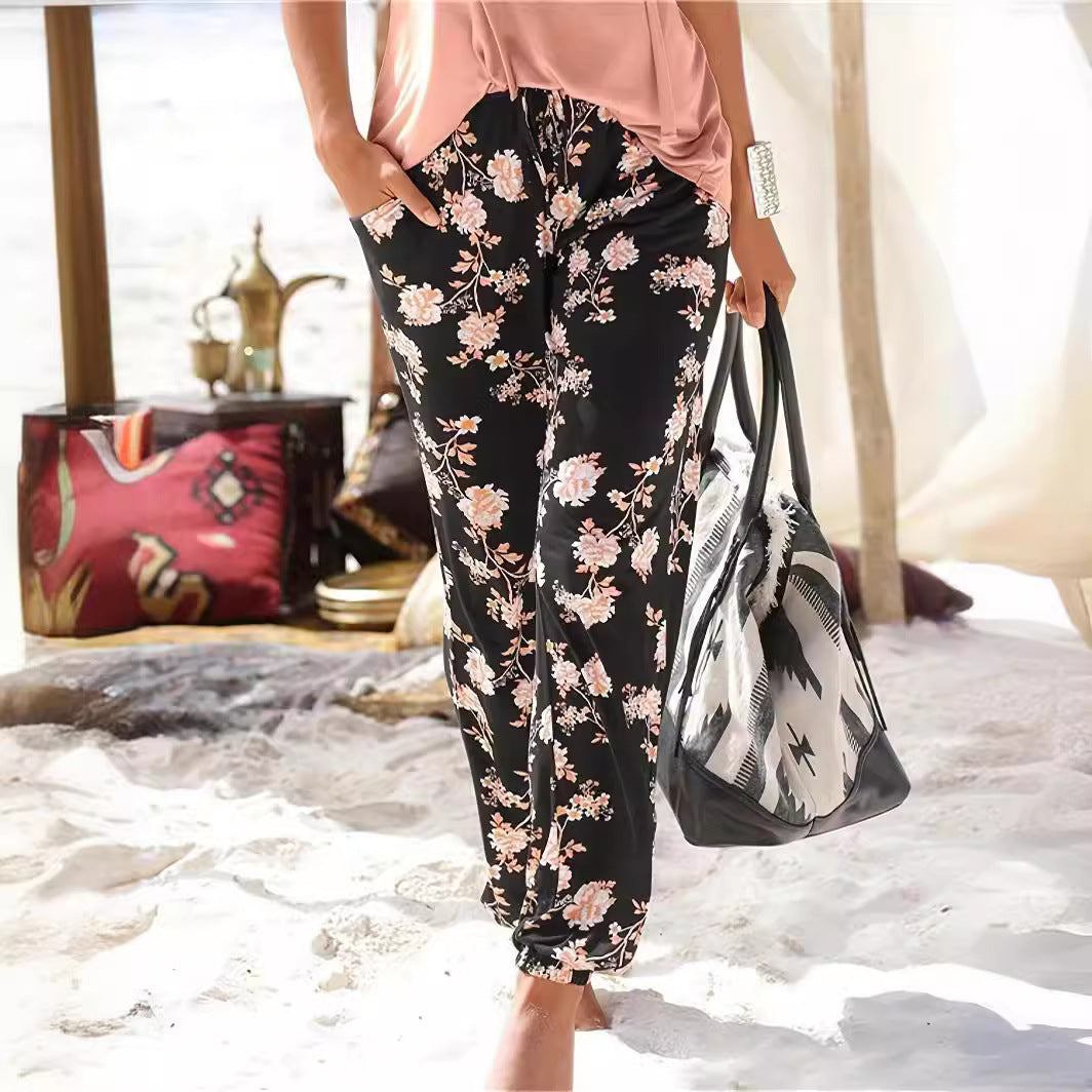 Leisure pants for women with floral pattern and elastic waist Lune London