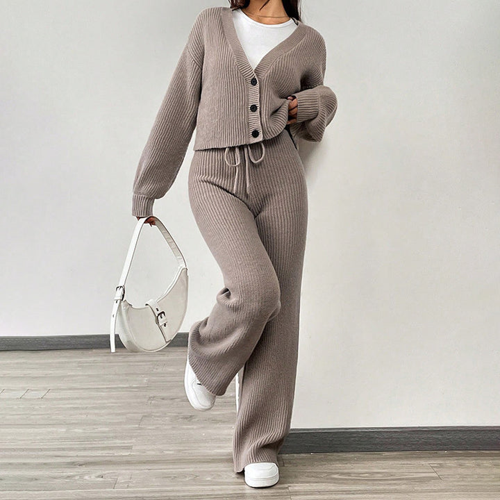 Ladies' soft knit set with casual pants and short cardigan Lune London