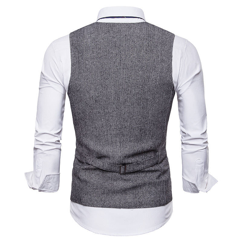 Elegant men's vest with classic herringbone design and practical pockets Lune London