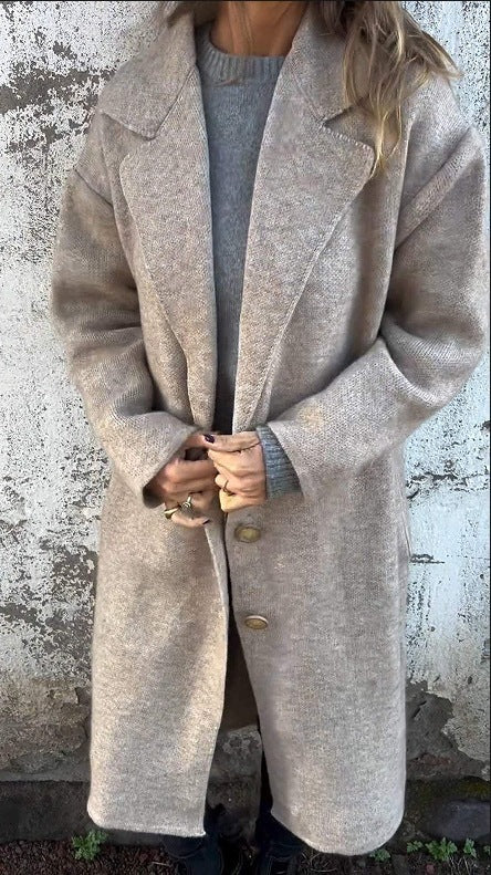 Veste de transition pour femme avec une coupe ample et de élégants détails de boutons Chic & Stil