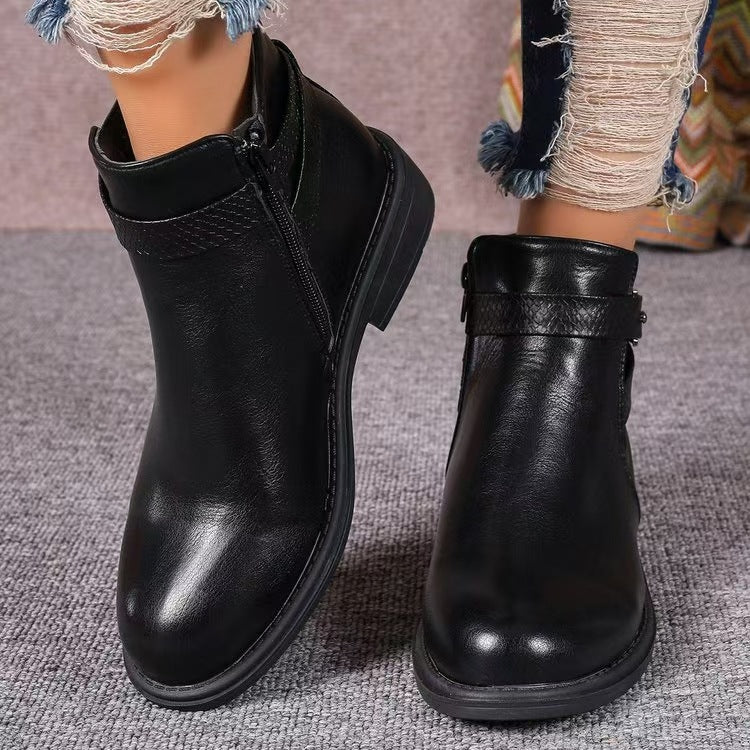 Elegant ankle boots for women with a stylish zipper and a chic comfort design Lune London
