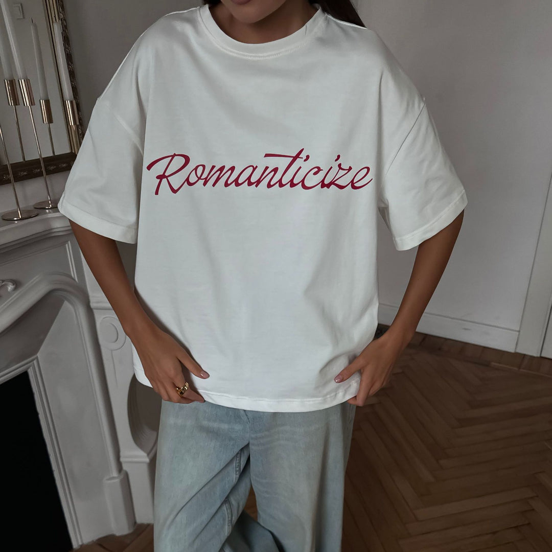 Women's oversized t-shirt with romantic inscription and comfortable cut Lune London