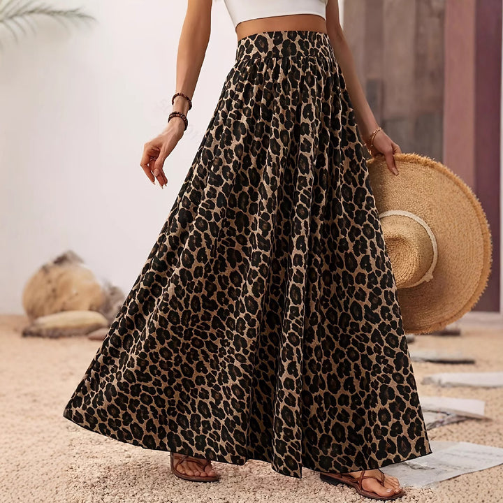 Women's maxi skirt with elastic waistband and eye-catching leopard print Lune London