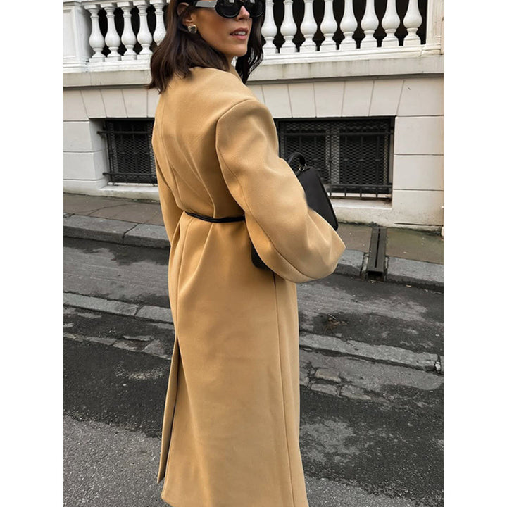 Elegant women's wool coat with a modern retro design Lune London