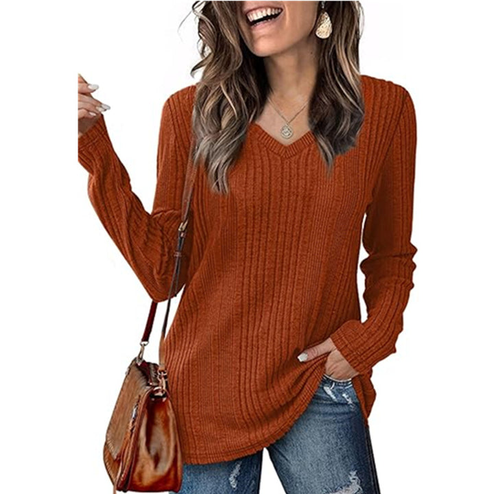 Fashionable women's V-neck sweater with ribbed structure Lune London