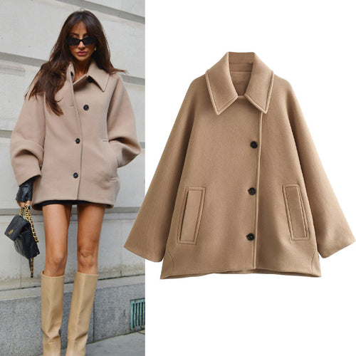 Oversized wool jacket for women with button closure all the way down and practical pockets Lune London
