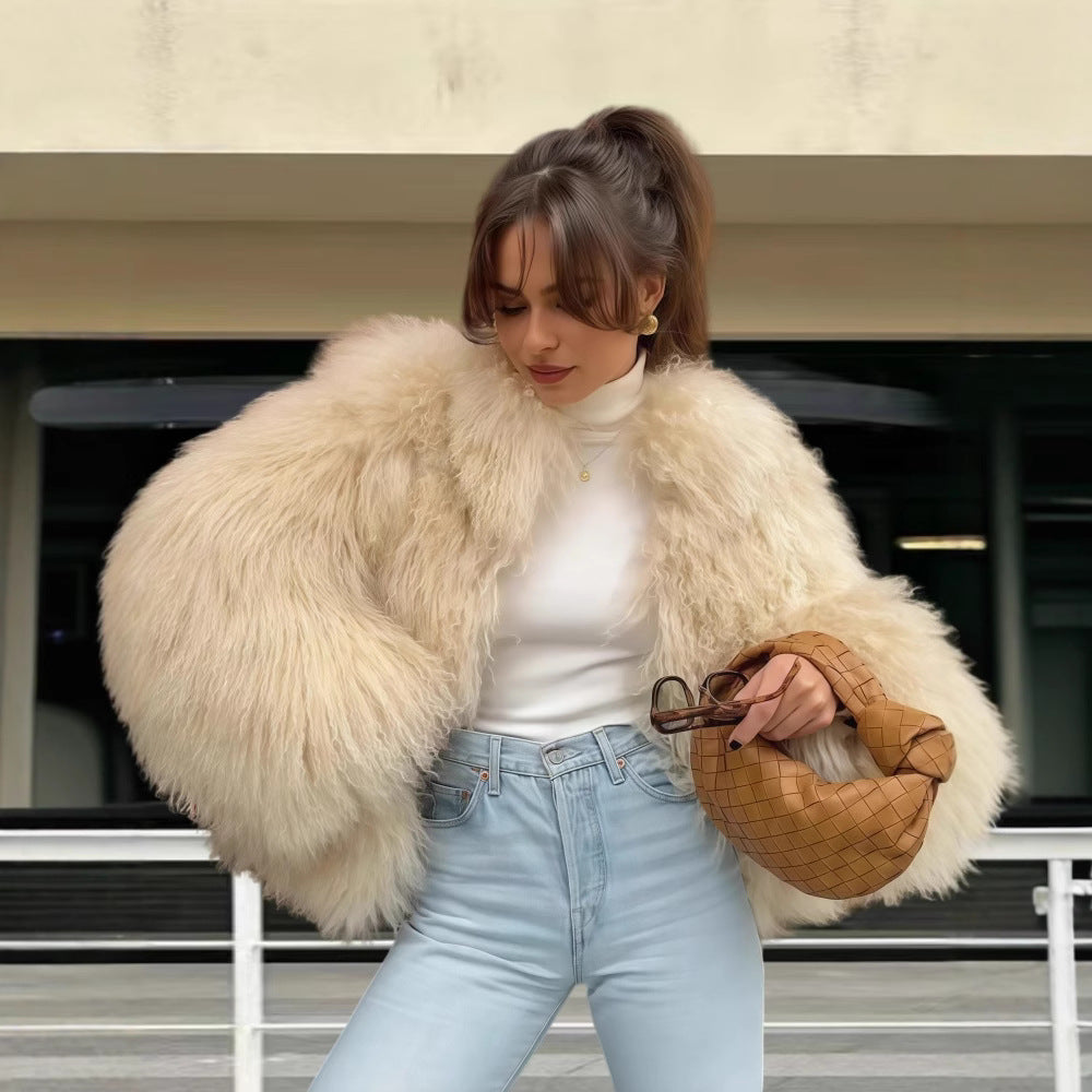 Women’S Luxurious Fur Jacket with Voluminous Sleeves and Elegant Cut Lune London