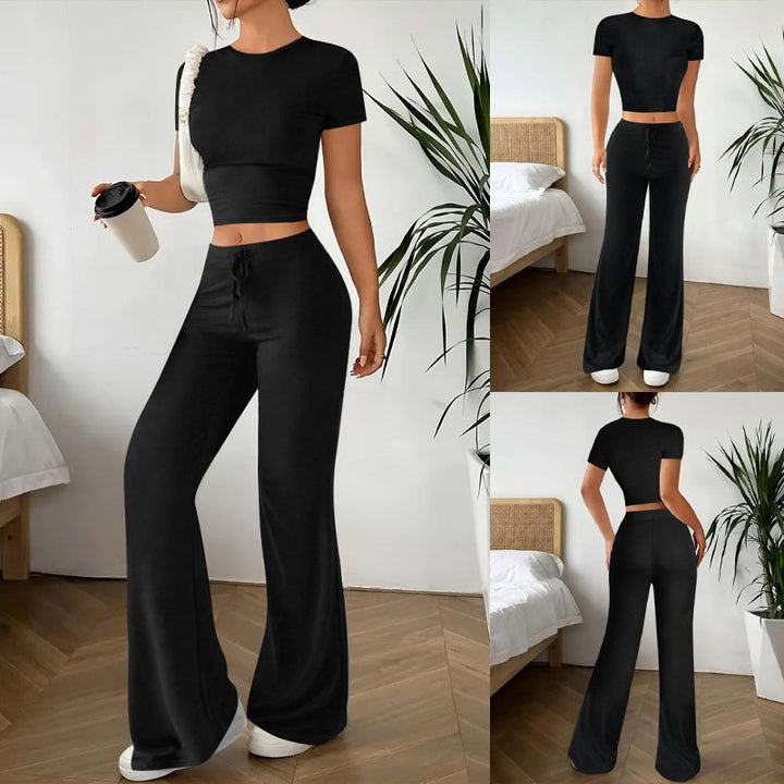 Casual lounge set for women with crop top and loose fit Lune London