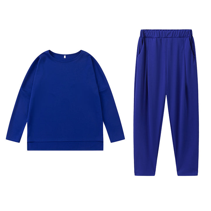 Sport leisure set for women with a soft material and a loose fit Lune London